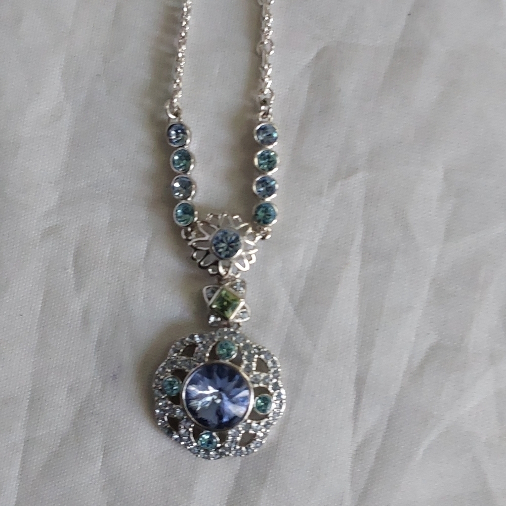 Givenchy SIGNED MULTICOLORED DIAMOND NECKLACE - Picture 5 of 6